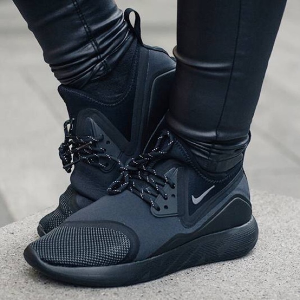 ❤️ Sale❗️ 💯 Authentic Nike Lunar Charge